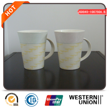 Tasses fines de porcelaine